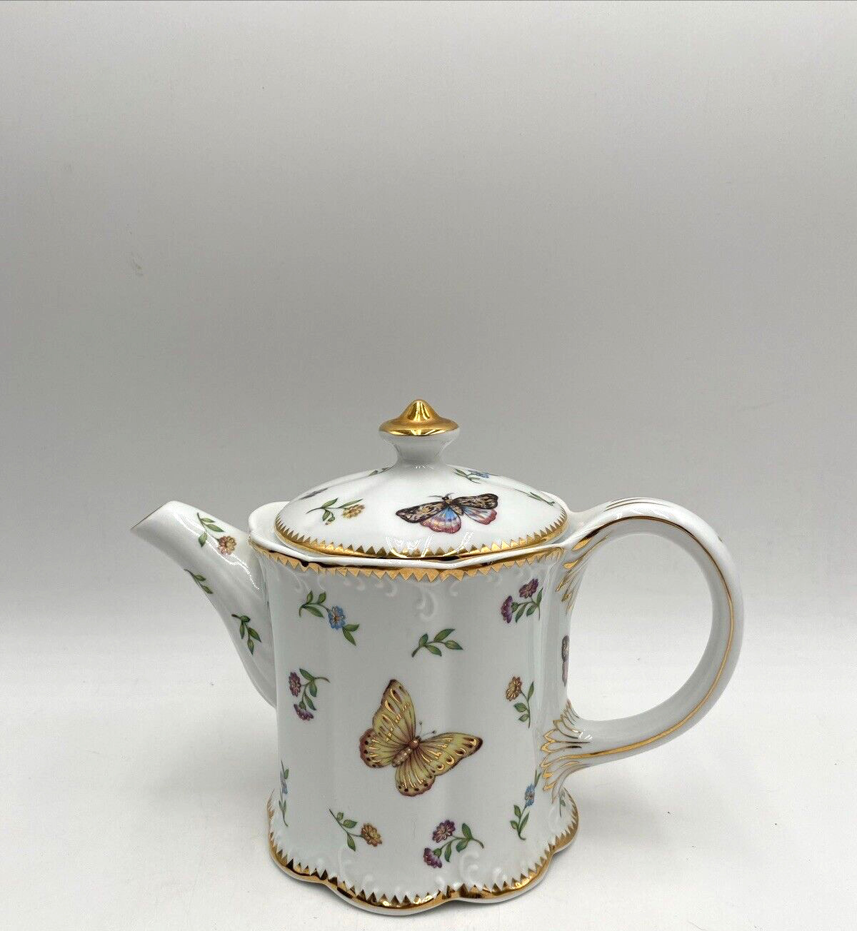 I Godinger & Co. Floral Teapot with Gold trim~Dragonflies~Butterflies~Lady Bugs