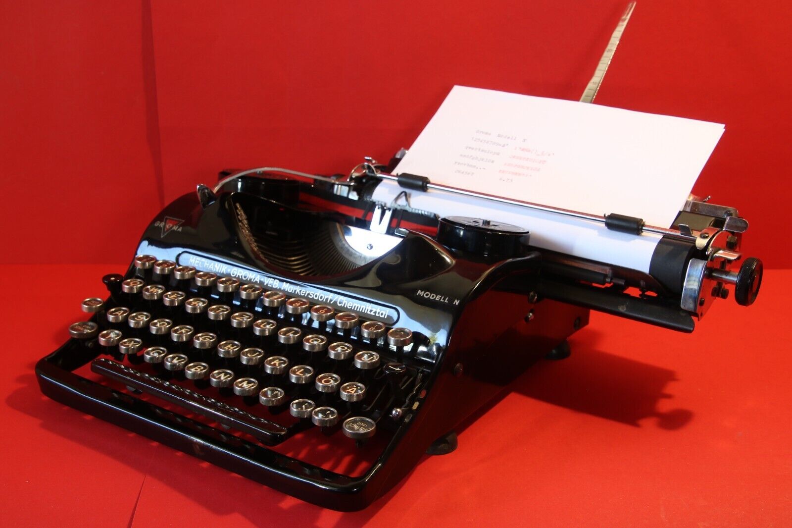 Vintage Groma N Metal typewriter with case  DDR VEB Chemnitz  1949