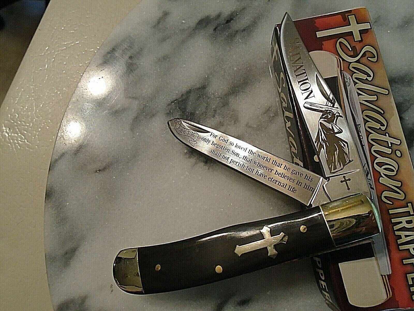 Salvation Cross Trapper 2 Blade Pocket Knife John 3:16 Black Buffalo Horn 4.25\