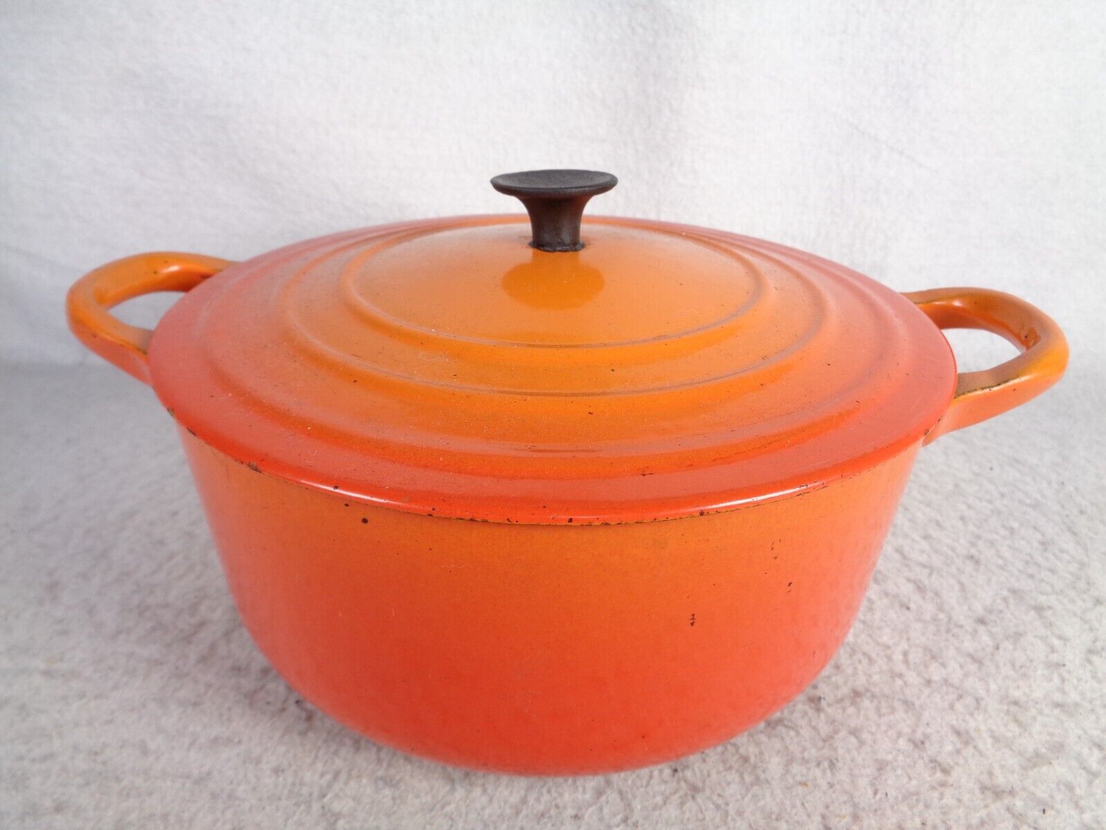 Vtg Le Creuset Orange Round Dutch Oven 2.5 Qt Size C Pot Enameled Cast Iron