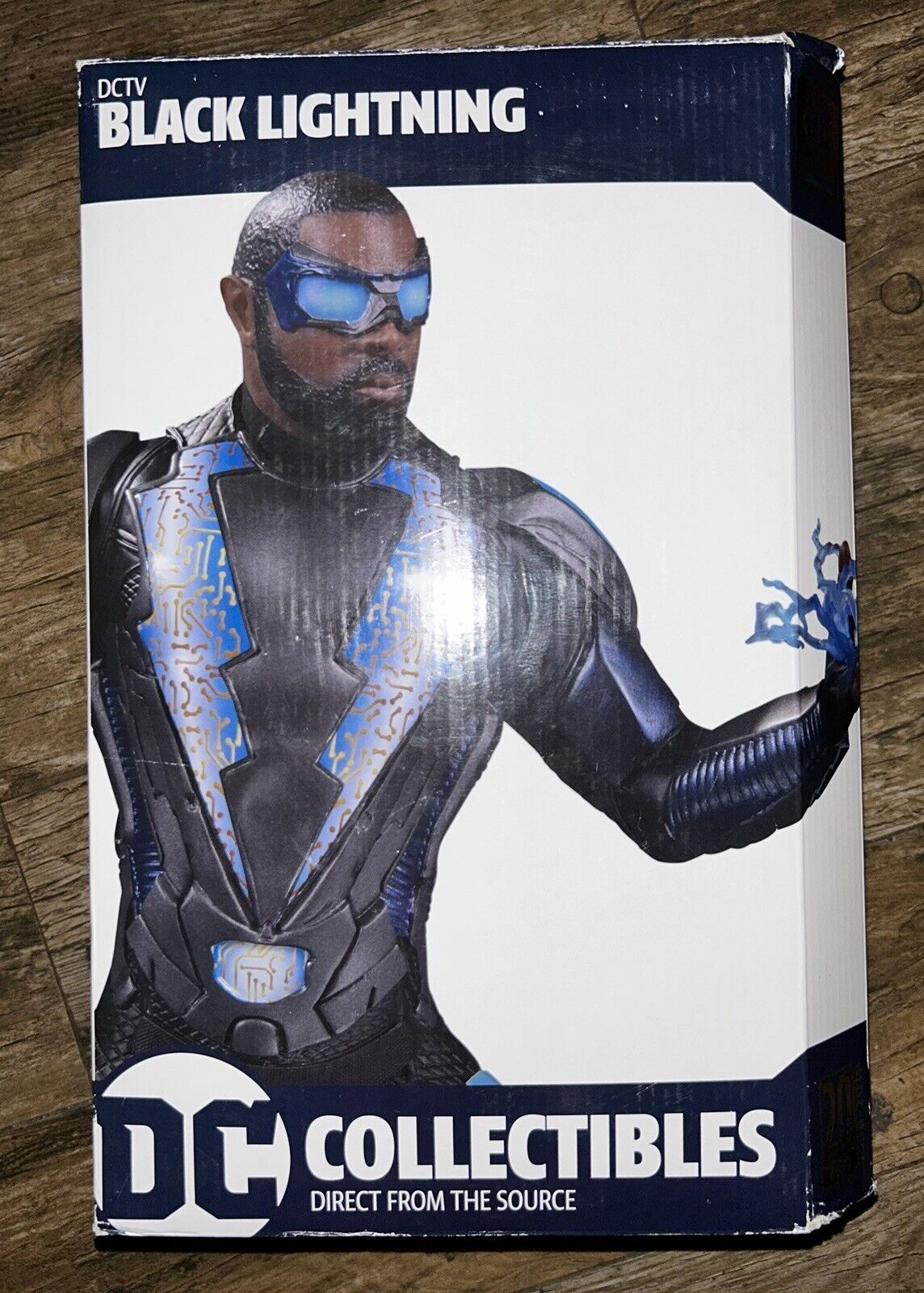 2018 DC Collectibles Black Lightning Statue New In Package