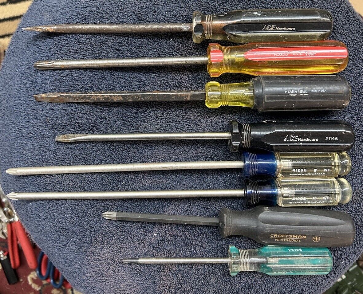 Mixed Lot of 8 Vintage Screwdrivers