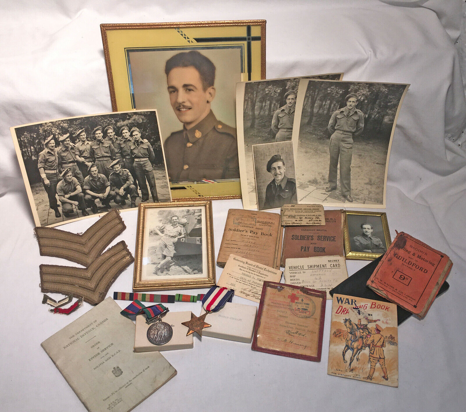 WW2 Canadian Veterans Lot Of Pay Books Photos Patches & Medals