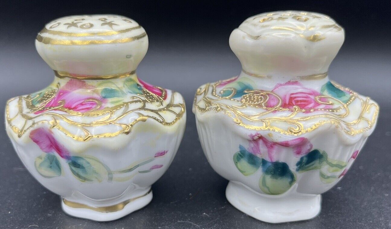 ANTIQUE NIPPON PORCELAIN HAND PAINTED SALT AND PEPPER SHAKERS
