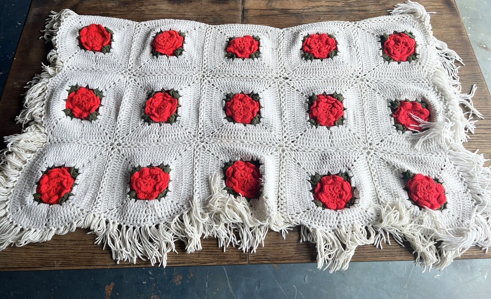 VTG Beautiful Granny Afghan Crochet Blanket Throw Rose Floral 3D Design 72x64