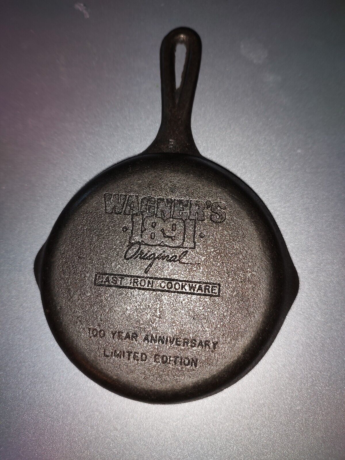Wagner's 1891 100 Year Anniversary Limited Edition Round Skillet