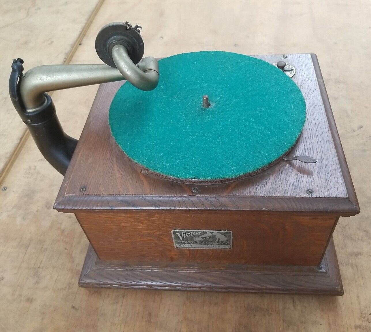 Antique Victor Victrola VV-IV Table Top Talking Machine c.1910 as is untested 