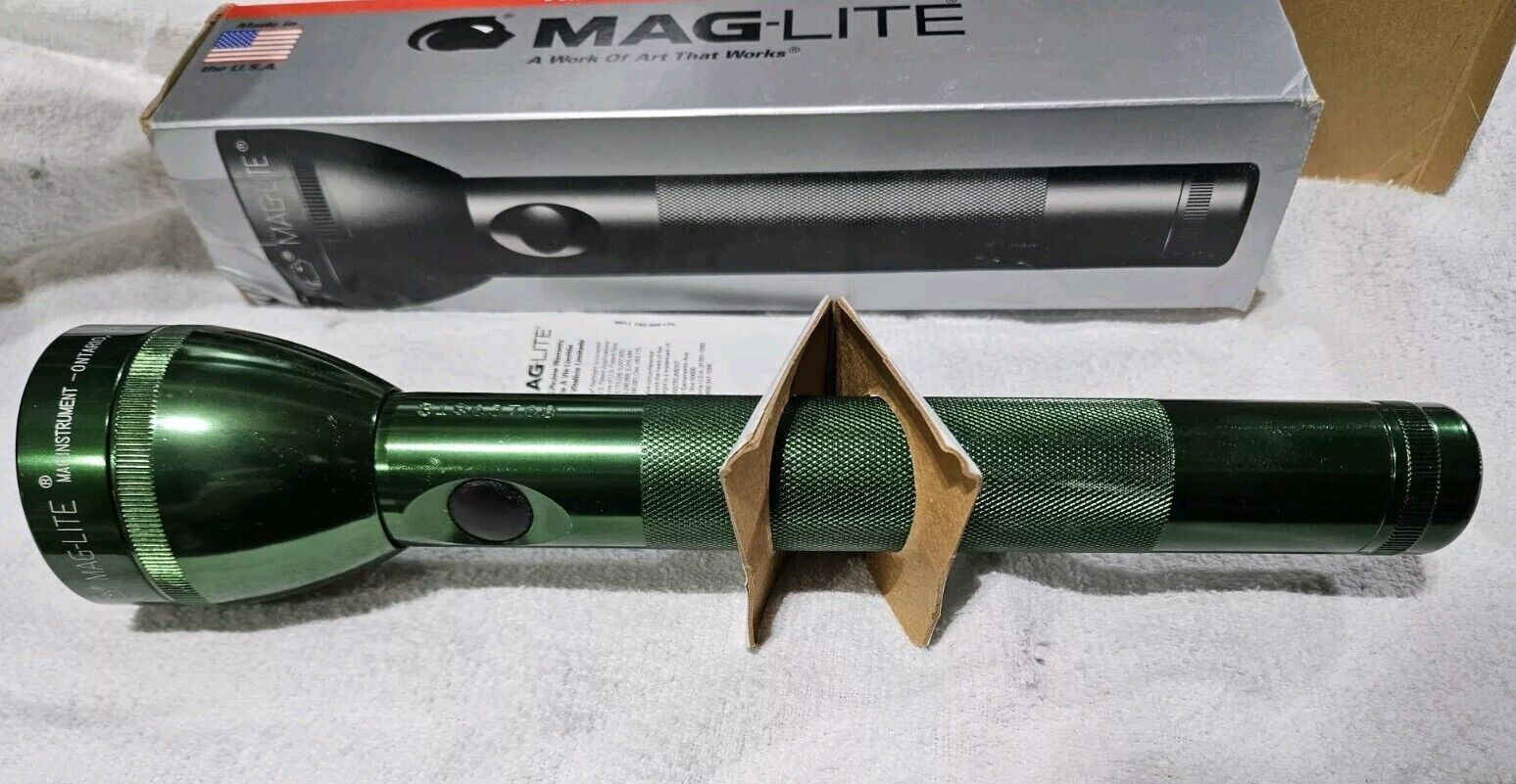 Maglite 3C Dark Green Discontinued Rare NIB 3 Cell Vintage Incandescent USA 