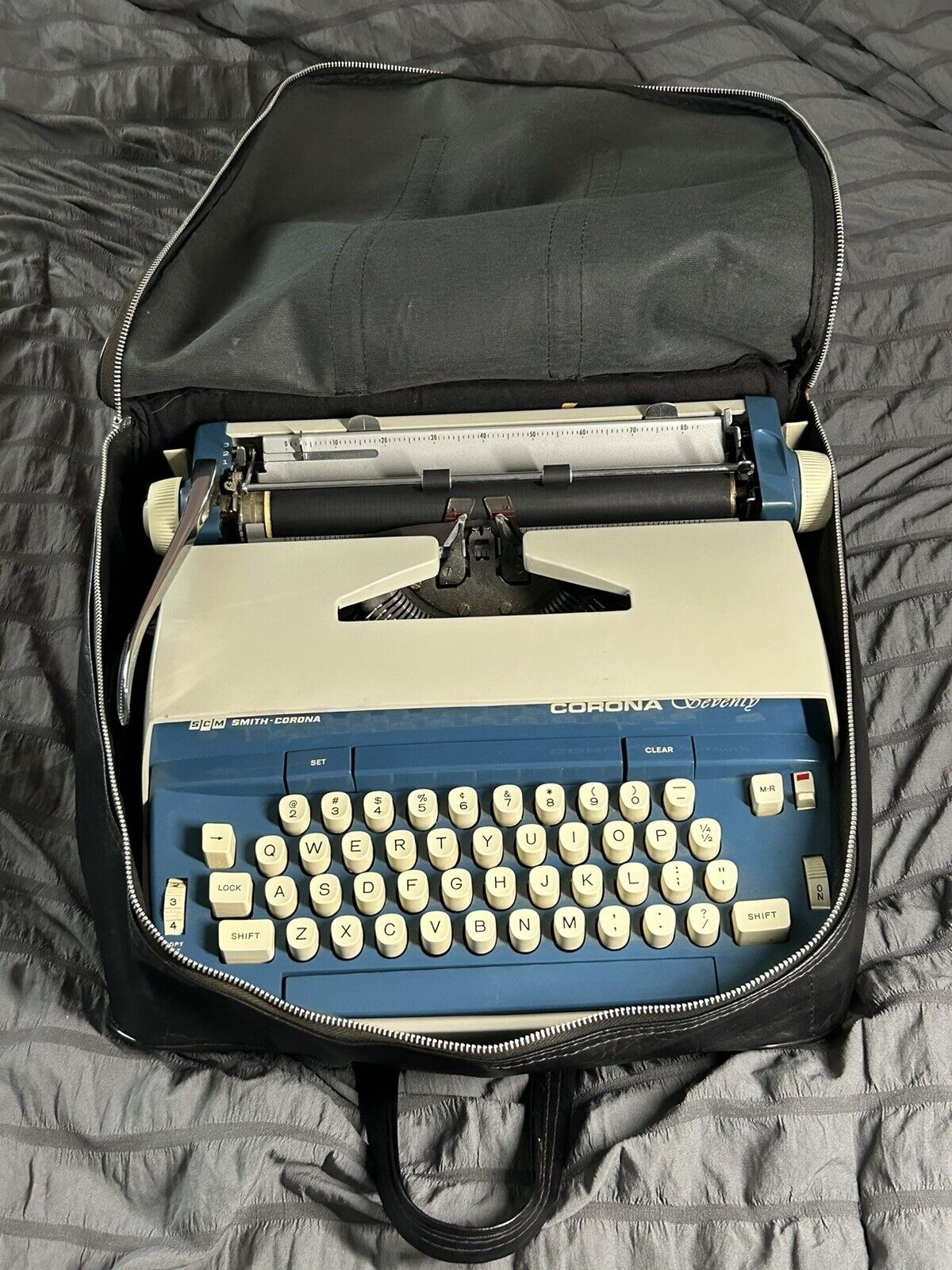 Vintage Smith Corona Seventy *Tested* Electric Typewriter & Orig. Carrying Bag