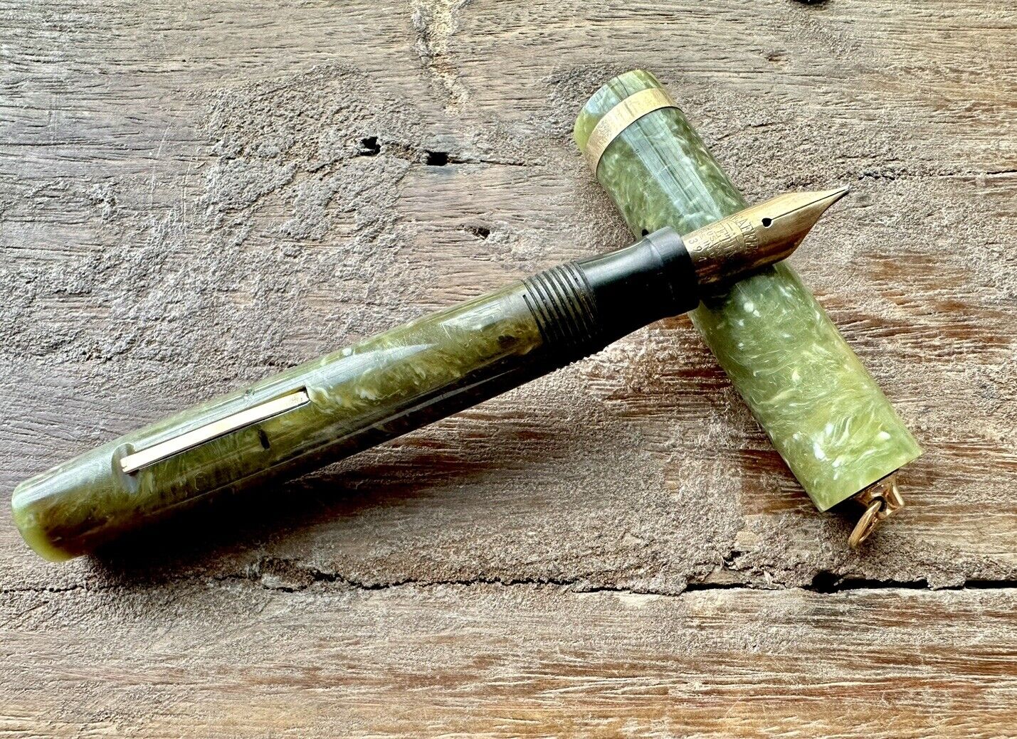 Sheaffer White Dot Vintage Jade Green Marbled Ring Top Fountain Pen Medium