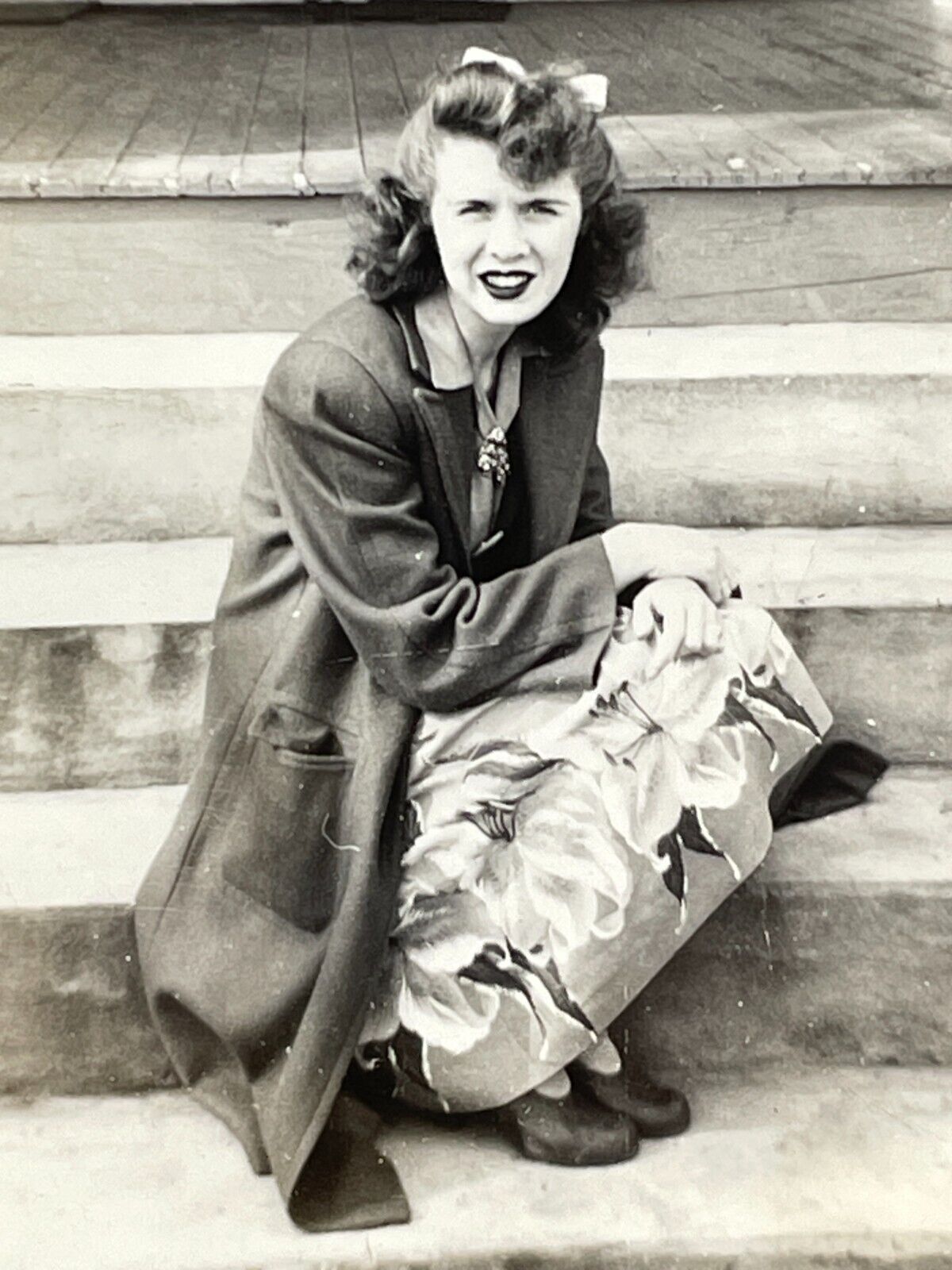 W3 Photograph 1943 Beautiful Woman Lovely Lady Pretty Porch Steps Portrait