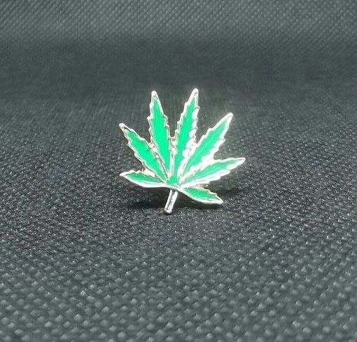 New Weed 4:20 Marijuana leaf Hippy 70s Metal Hat Backpack Flair Vest Enamel Pin 