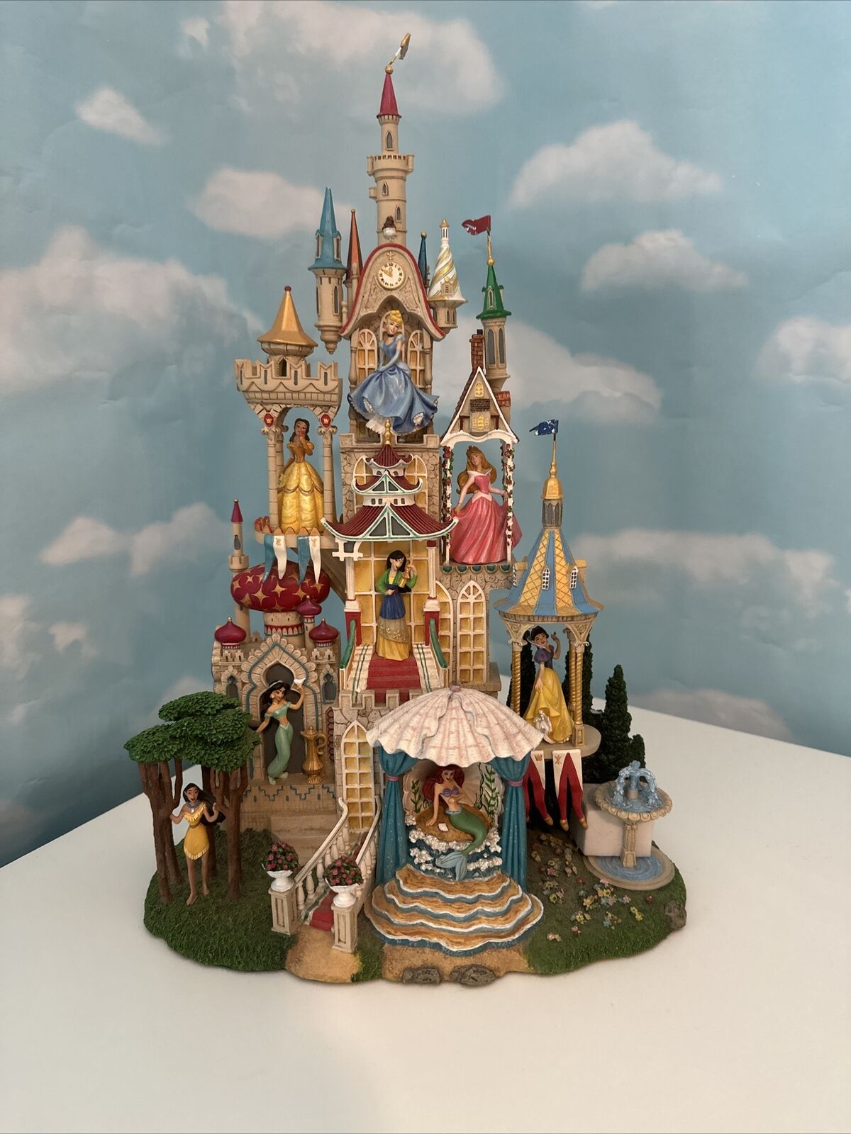 Very Rare Danbury Mint Enchanted Disney Princess Castle