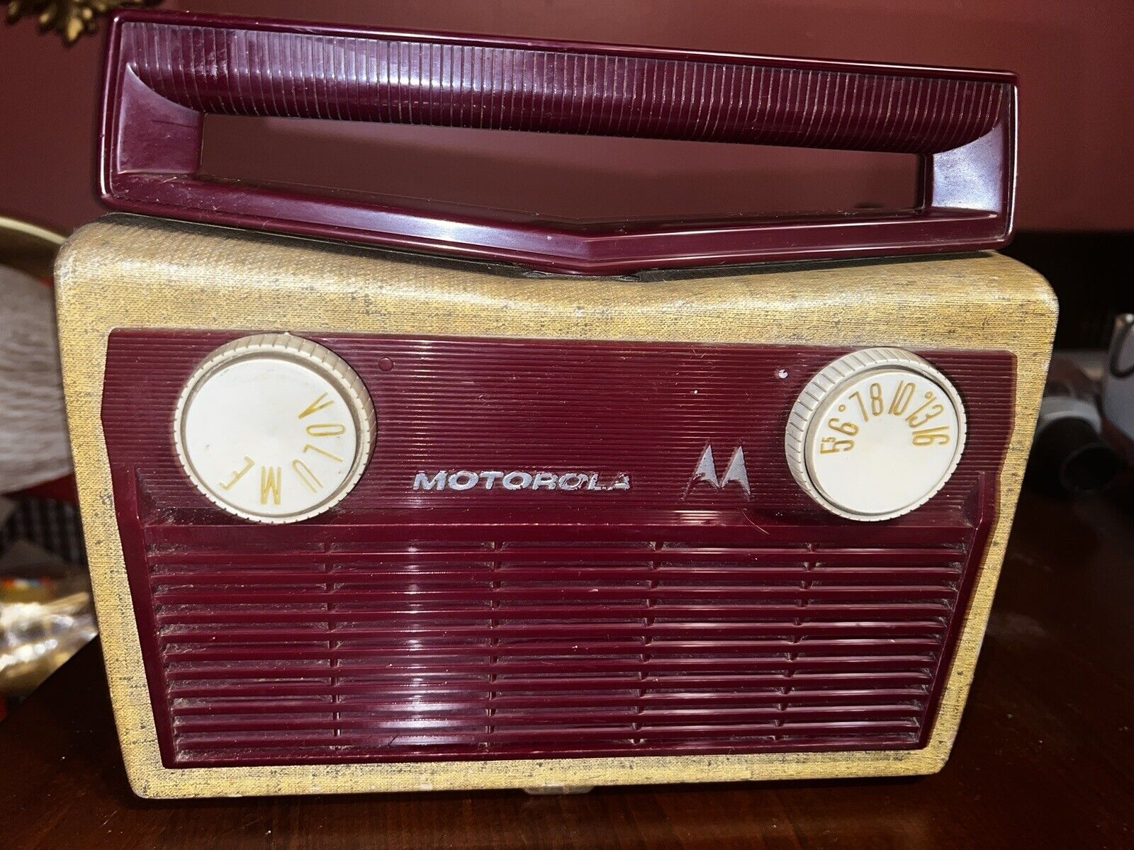 Vintage Portable Motorola AM tube radio 5P31A **ORIGINAL OWNER**”Golden Voice”