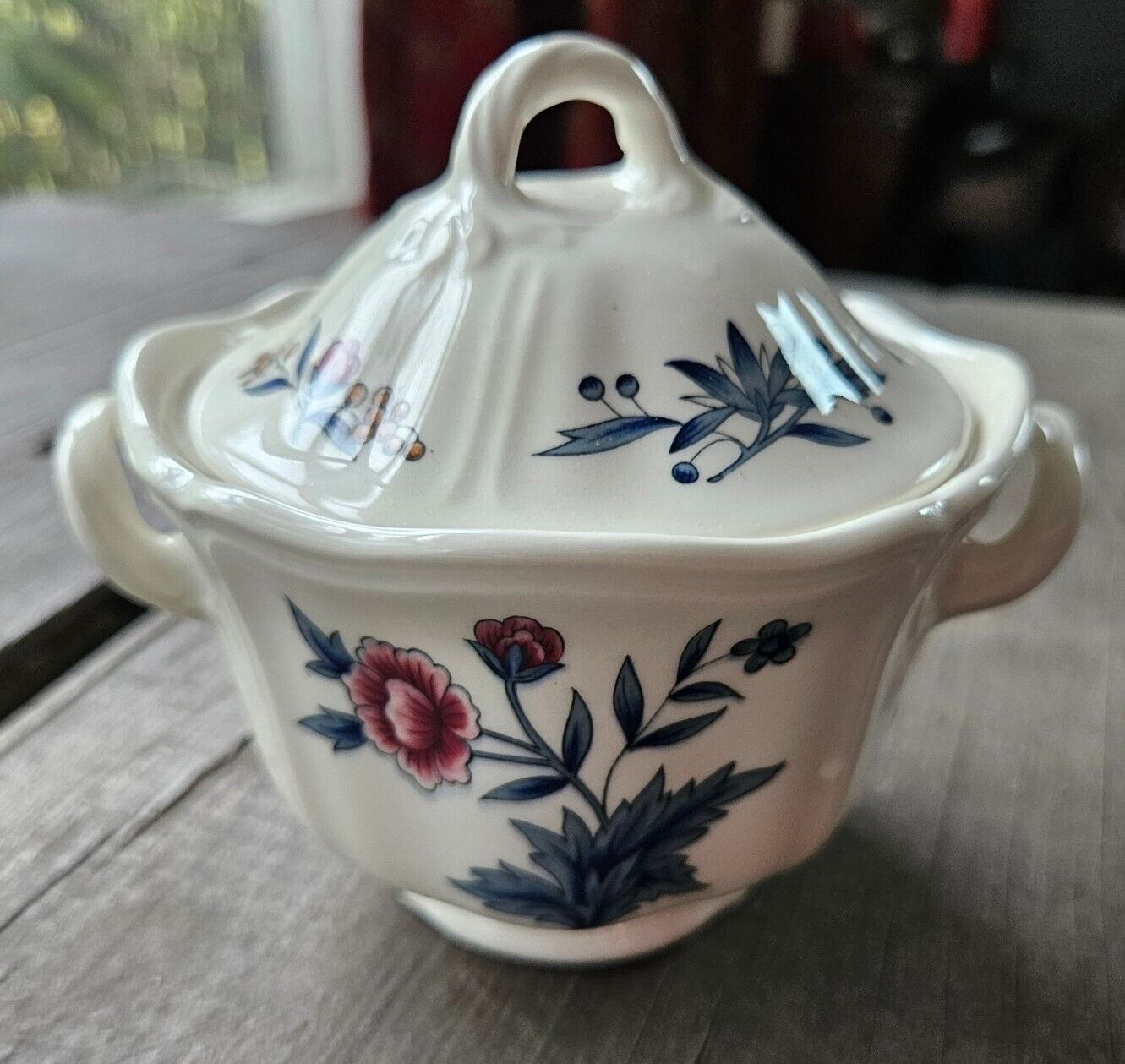 Wedgwood Williamsburg Potpourri Sugar Bowl England Vintage China