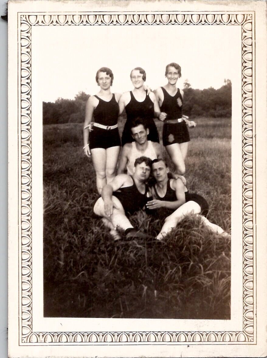 Feminine Discreet Gay Men Drinking Beer Hot Women 1920s Vintage Photo Gay Int