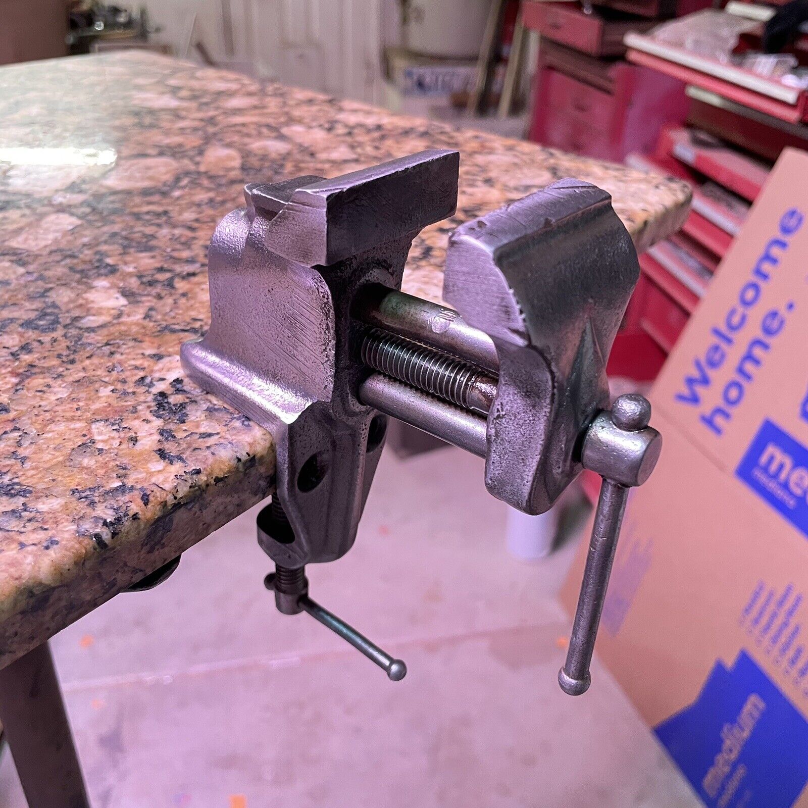 VINDEX  SMALL 1 3/4'' WIDE JAW  TABLE MOUNT ANVIL VISE, PORTABLE HOBBY VICE