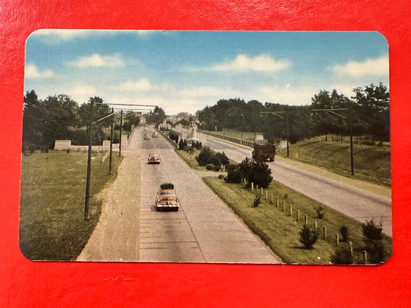 Vintage  UNPOSTED Postcard~ONTARIO CANADA~  Classic Cars QUEEN ELIZABETH HIGHWAY