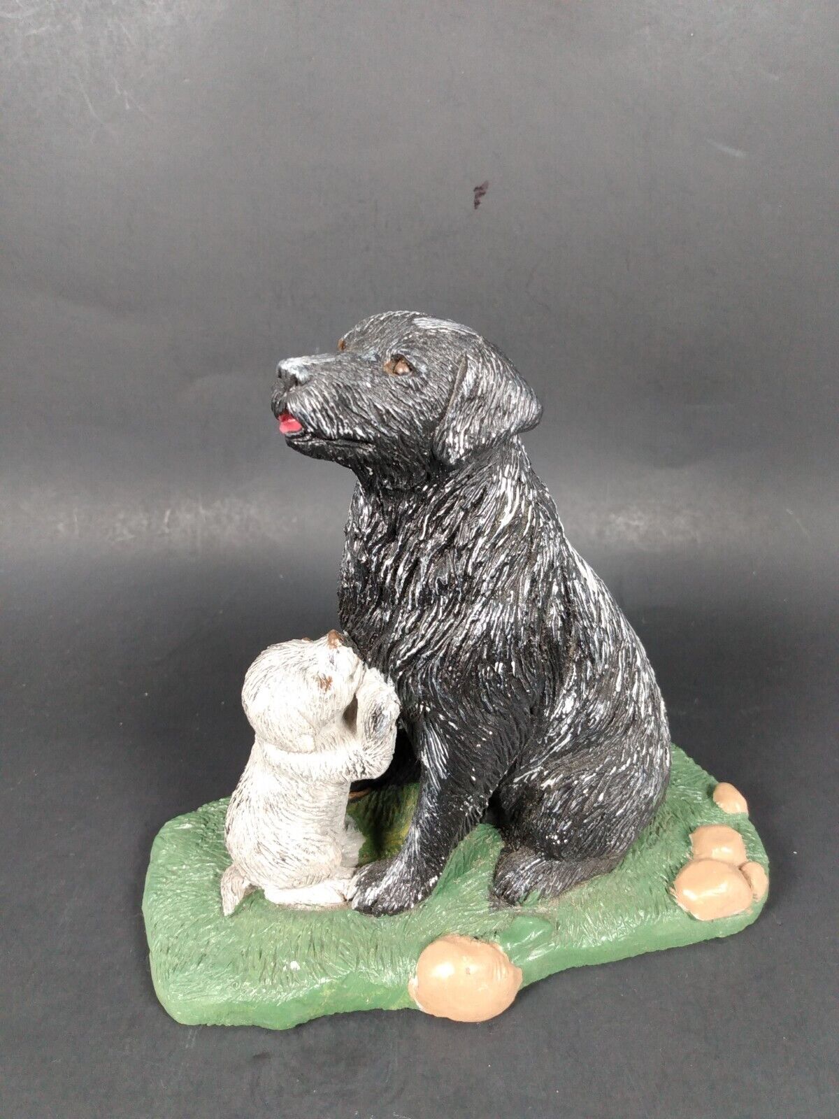 Laborador And Puppy Sandicast Sandra Brue Dog Statue