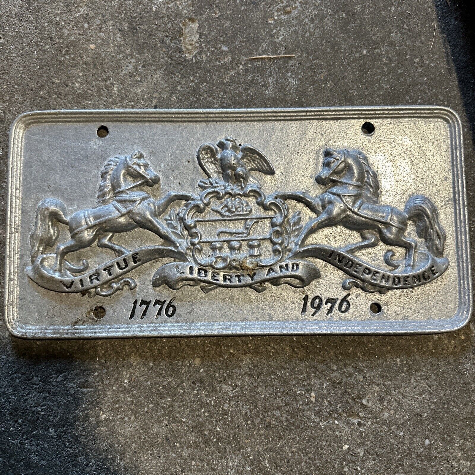 PENNSYLVANIA Bicentennial VIRTUE LIBERTY INDEPENDENCE 1776 1976 License Plate