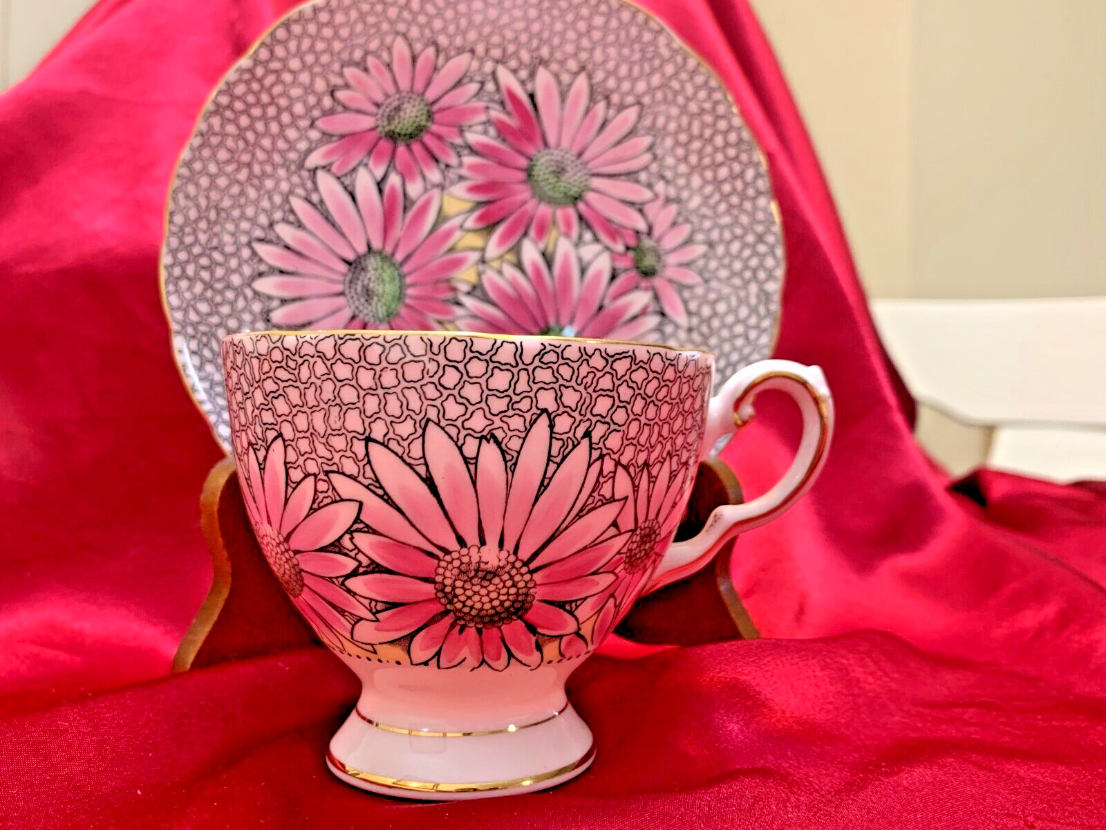 Vtg Teacup & Saucer  Pink Daisies Fine Bone China England 1940s Pink & Gold