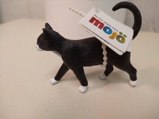 MOJO Black & White Cat Plastic Farm Figures - 2014 W/TAGS Feline Kitty 7/30/23.