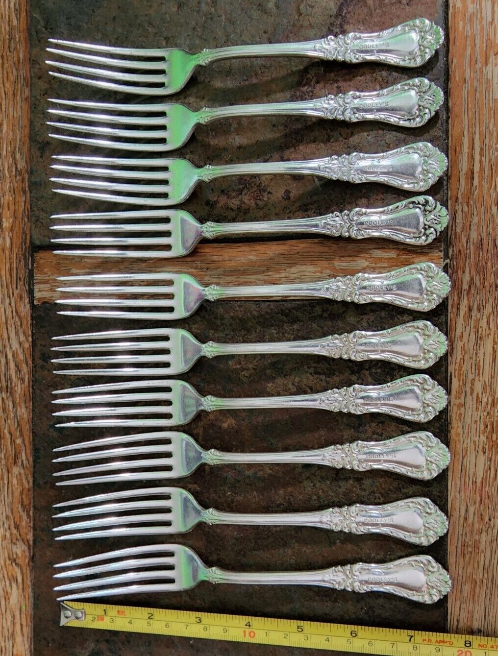 10 ANTIQUE c1901 LAKEWOOD SILVERPLATED COOLE\'Y RESTAURANT & PUB DINNER FORKS 😜 