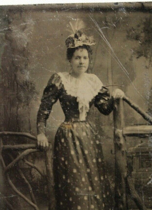 C.1880/90s Tintype. Beautiful Woman In Tight Corset Large Hat Bustle Dress PT24