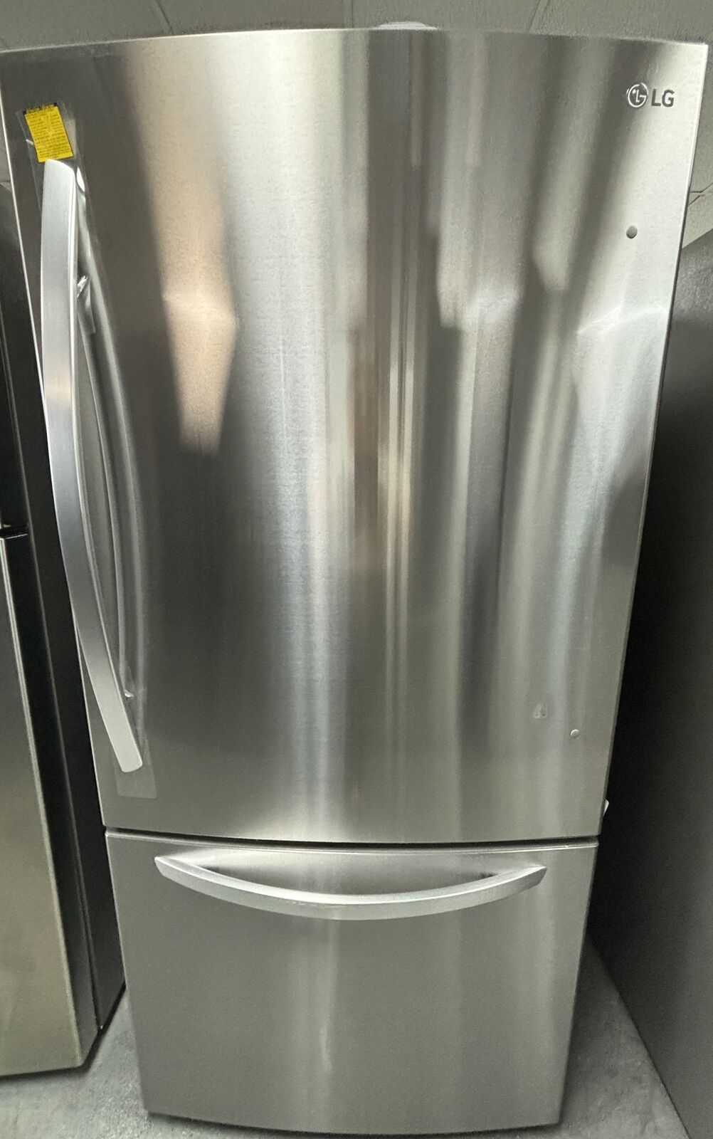 Lg Electronics - Bottom-Freezer (Refrigerator) - LRDCS2603S