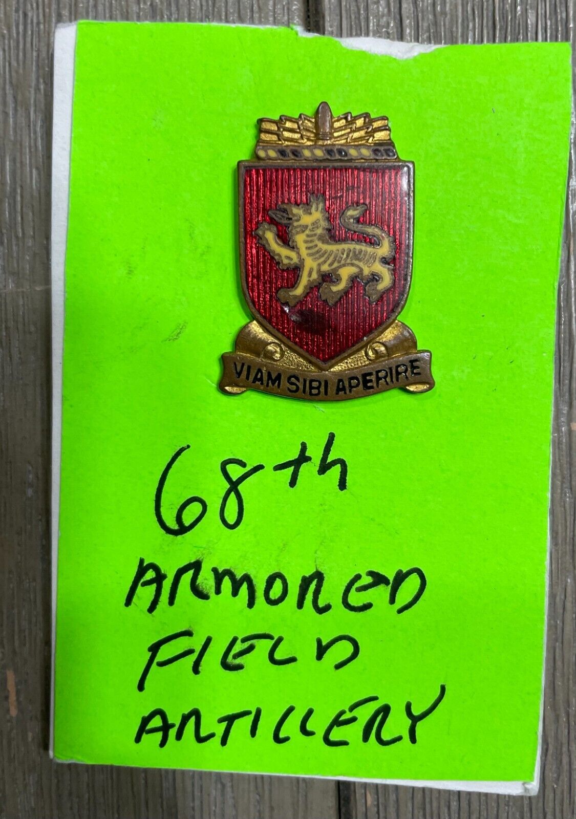 WW2 Era vintage pin insignia 68th Armored Field Artillery