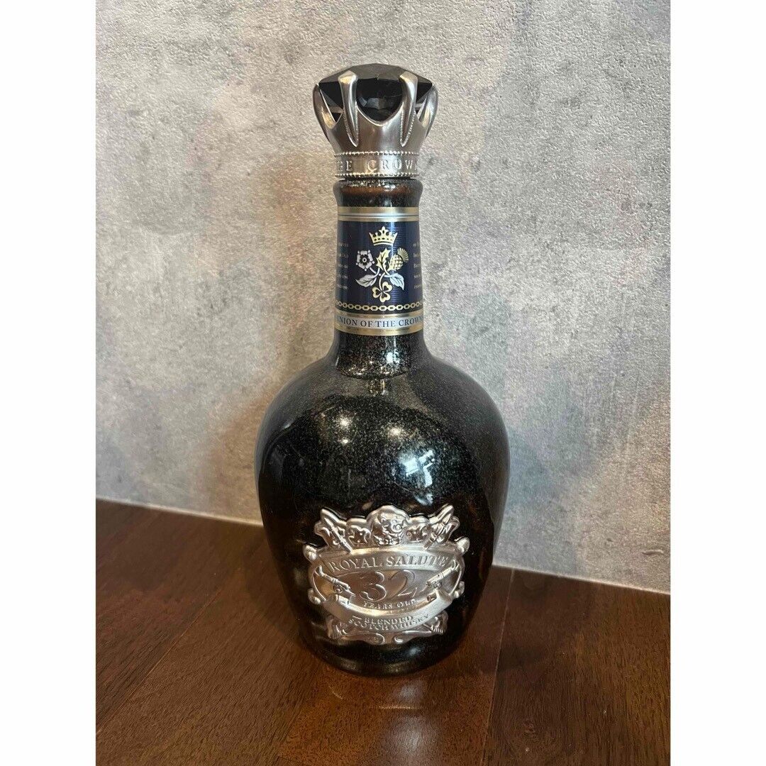 Used Royal Salute 32 with empty bottle box Extremely Rare Japan