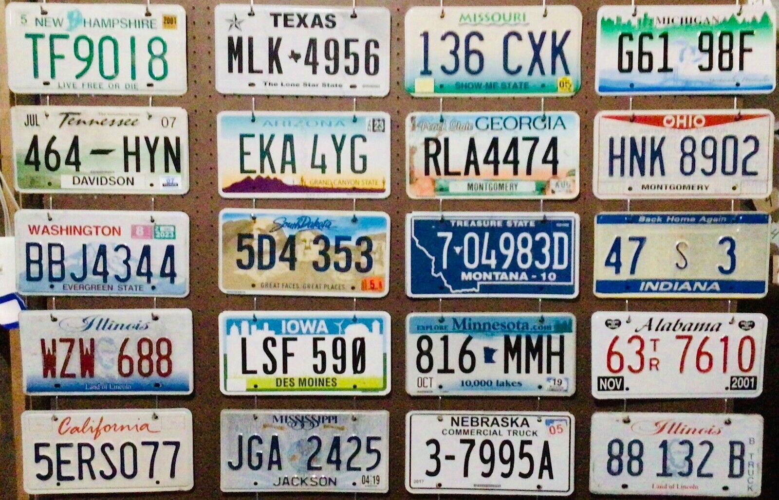 Large lot colorful of 20 old license plates - bulk - many states - low shipping