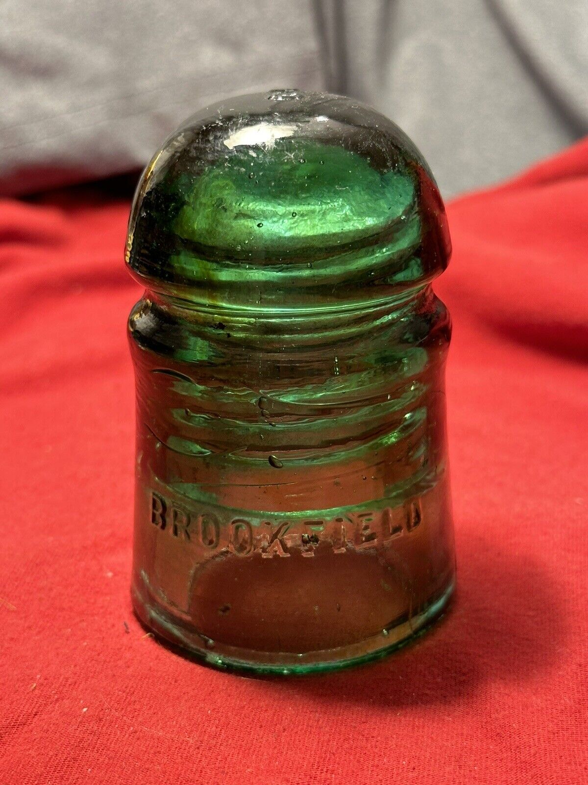 Vintage Brookfield OO Emerald/olive Green Pony Glass Insulator RARE