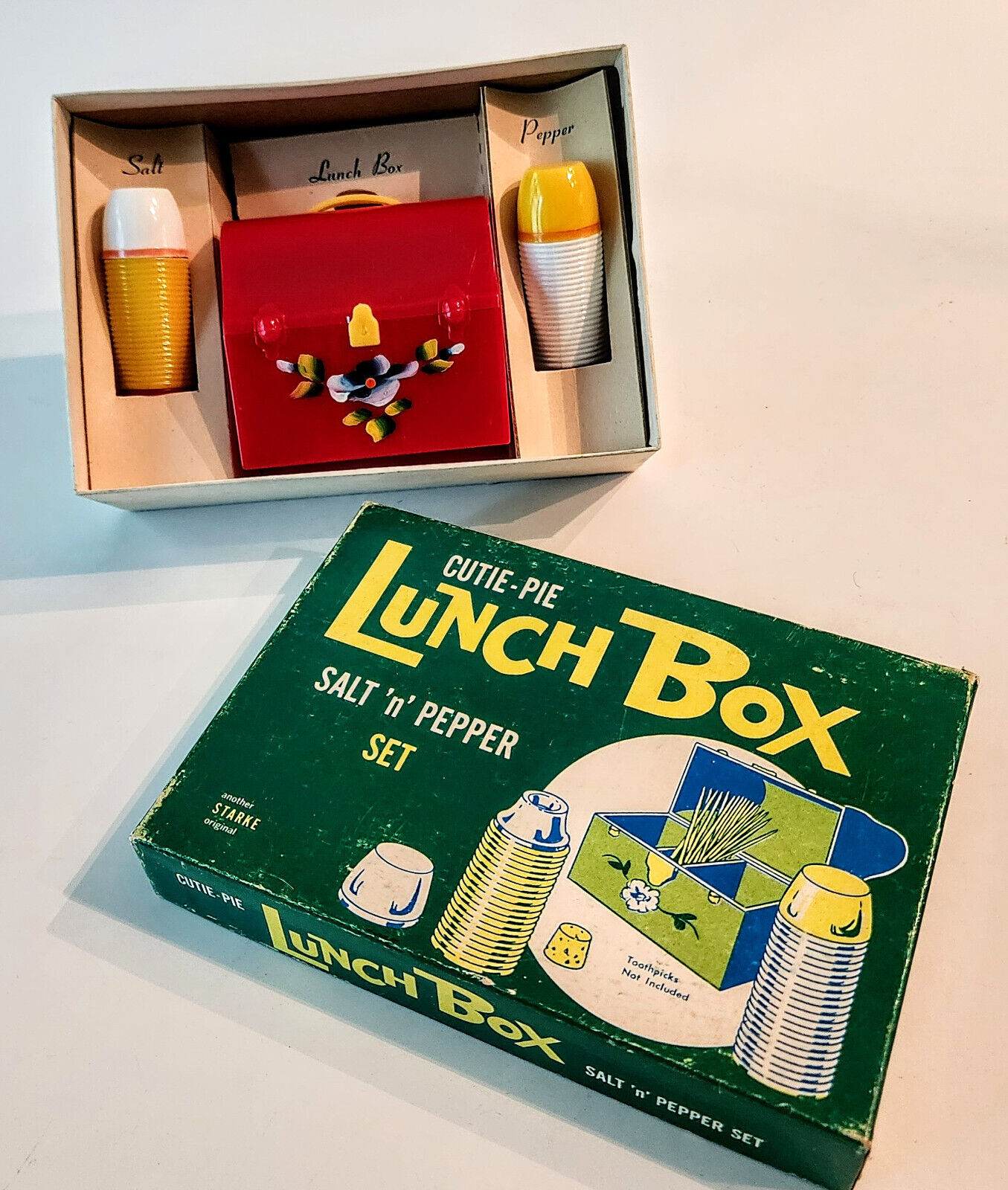 Rare Vintage 50\'s Cutie-Pie Lunch Box Salt & Pepper Shaker Set