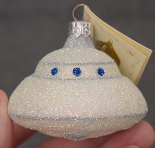 1998 PATRICIA BREEN FLYING SAUCER CHRISTMAS ORNAMENT FRM WALK ON THE MOON SERIES