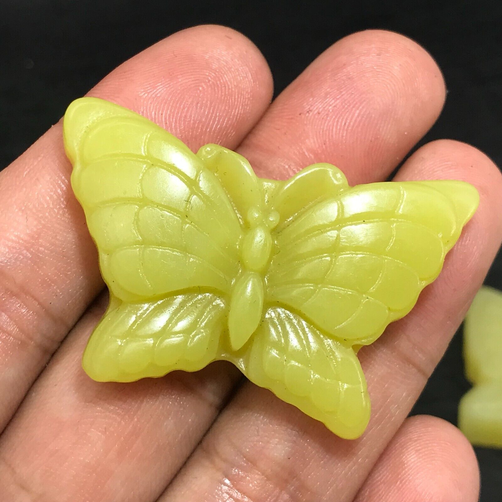 1pcs natural Lemon jade butterfly skull quartz crystal Figurines Reiki  2\