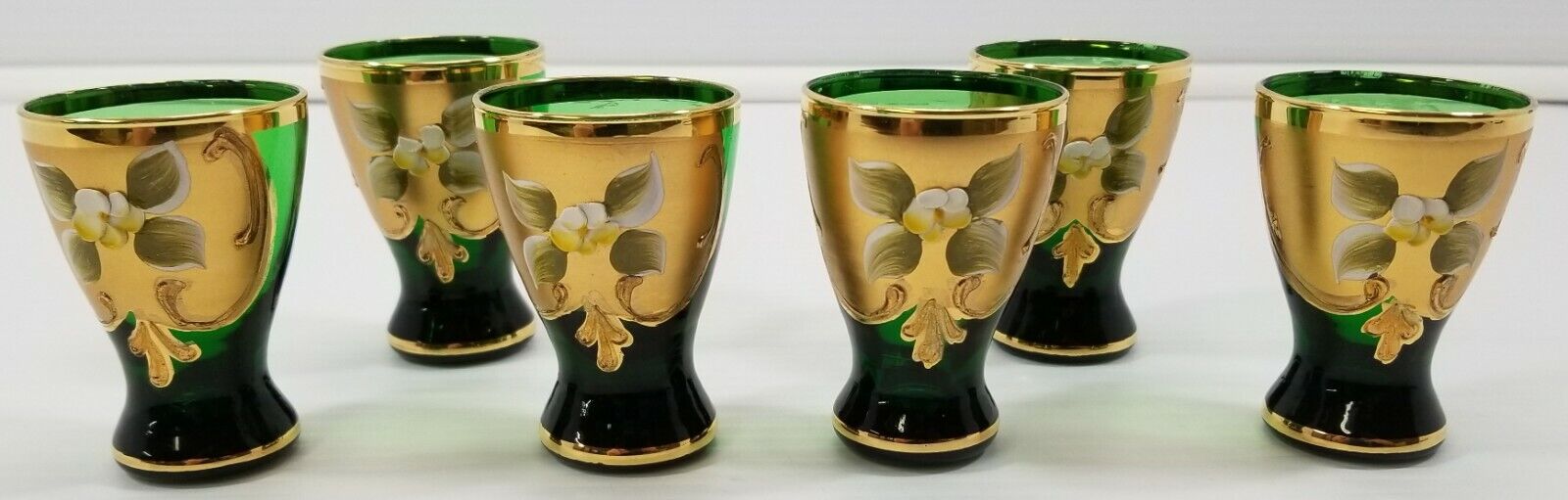 VC) Vintage Set of 6 Murano Green Gold Tone Floral Shot Glasses Italy