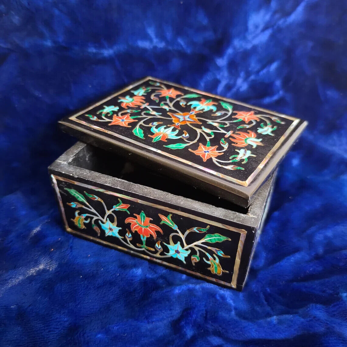 Marble Jewelry Box / Trinket Box with Semiprecious Stone Inlay / Marble Inlay