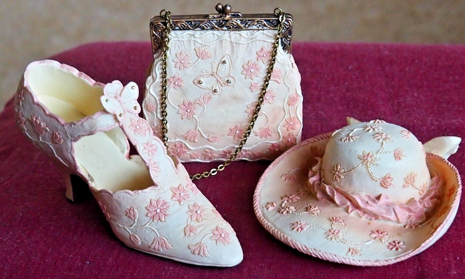 Vintage Victorian Collection by Avon Miniature Set of Hat Shoe & Bag. 