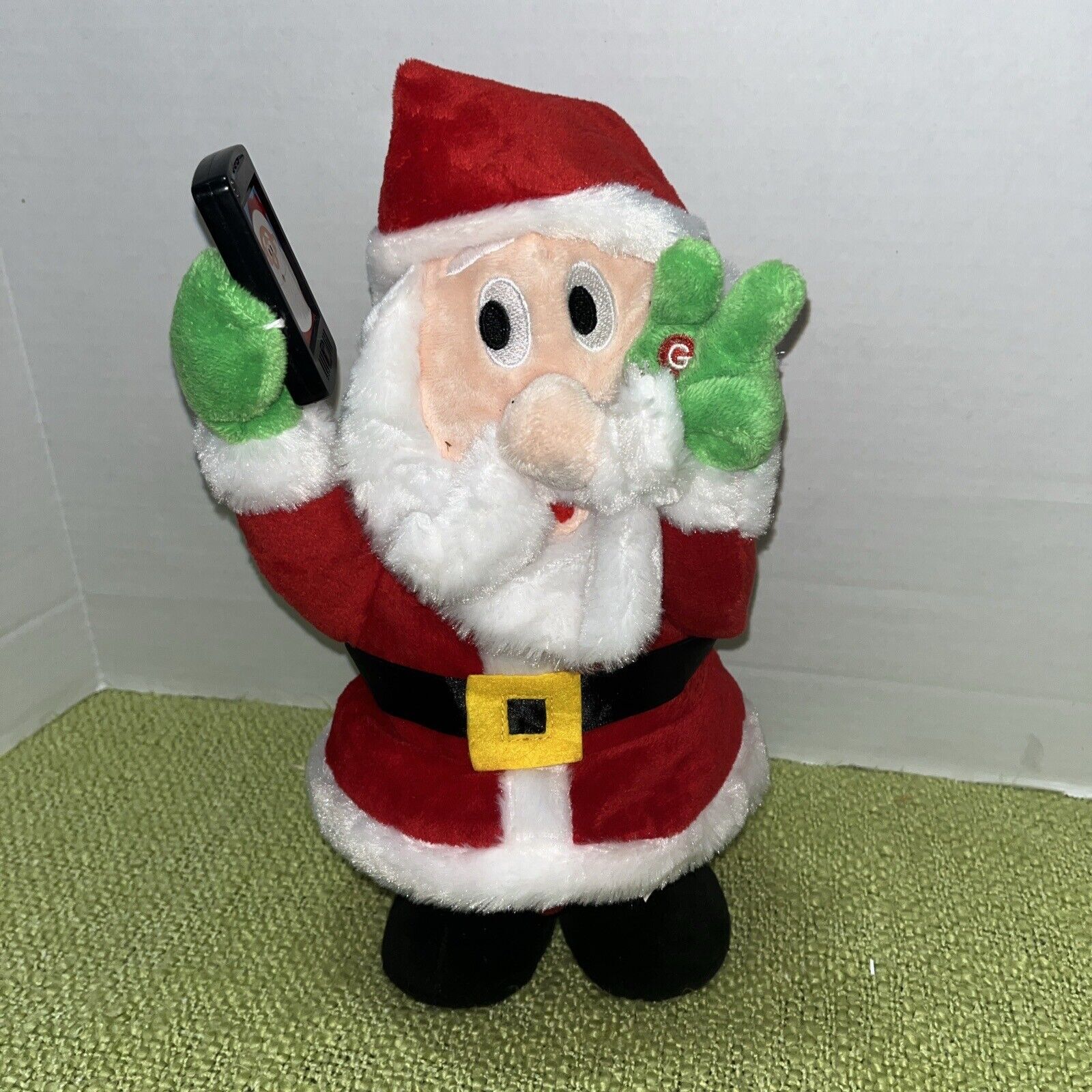 2016 Gemmy Santa Claus Musical Plush Phone Flashes Dances Let Me Take A Selfie