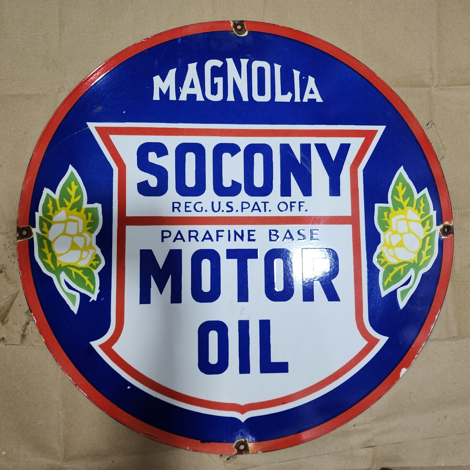 MAGNOLIA SOCONY MOTOR OIL PORCELAIN ENAMEL SIGN 30 INCHES ROUND