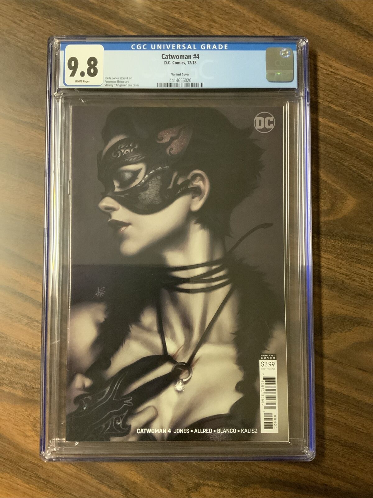  CATWOMAN #4 CGC 9.8 GRADED DC COMICS 2018 INCREDIBLE ARTGERM VARIANT COVER