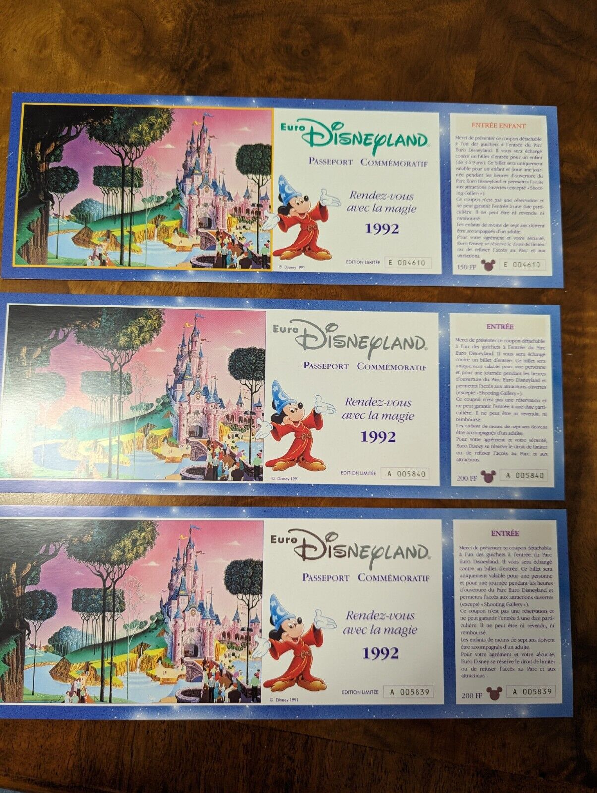 Euro Disneyland 1992 Opening Passeport Commemoratif 2 Adult 1 Child Tkt Passport