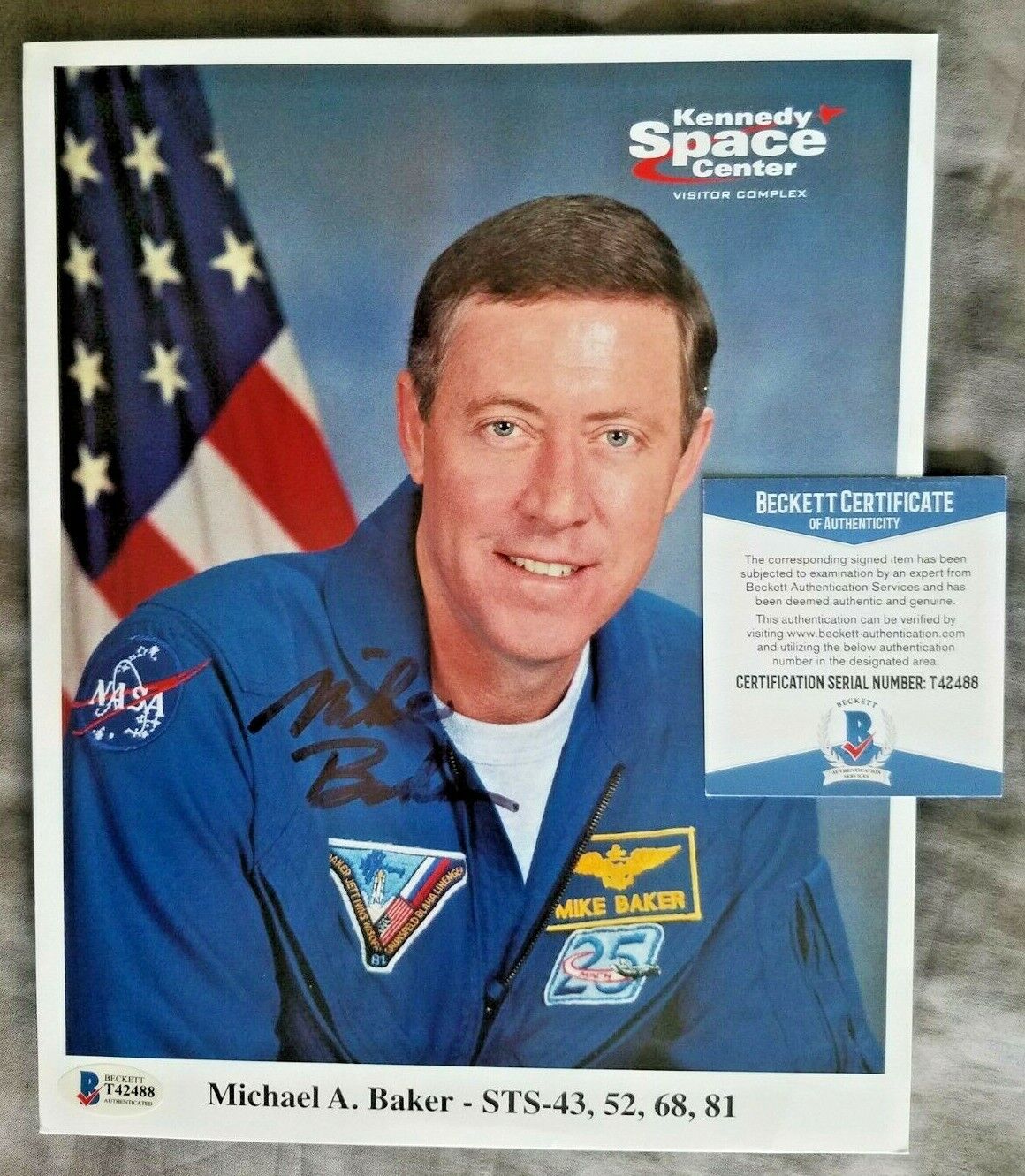 MICHAEL BAKER signed 8x10 KSC NASA Shuttle Astronaut BECKETT CERTIFIED T42488