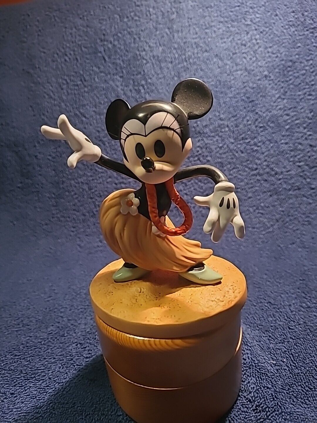 WDCC Hawaiian Holiday - Minnie Mouse \