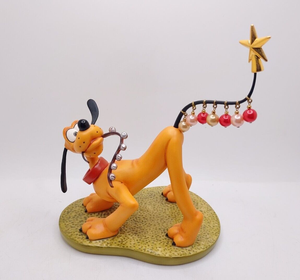 WDCC Disney Pluto 1996 Holiday Annual Figurine Pluto Helps Decorate W/Box No COA
