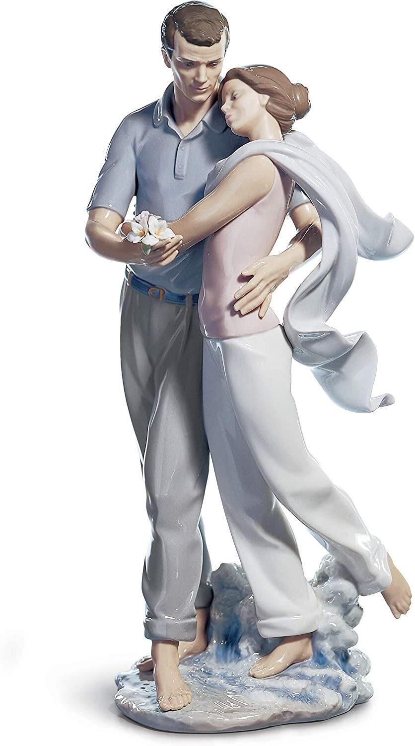 LLADRÓ You're Everything to Me Couple Figurine. Porcelain Bride and Groom Figure
