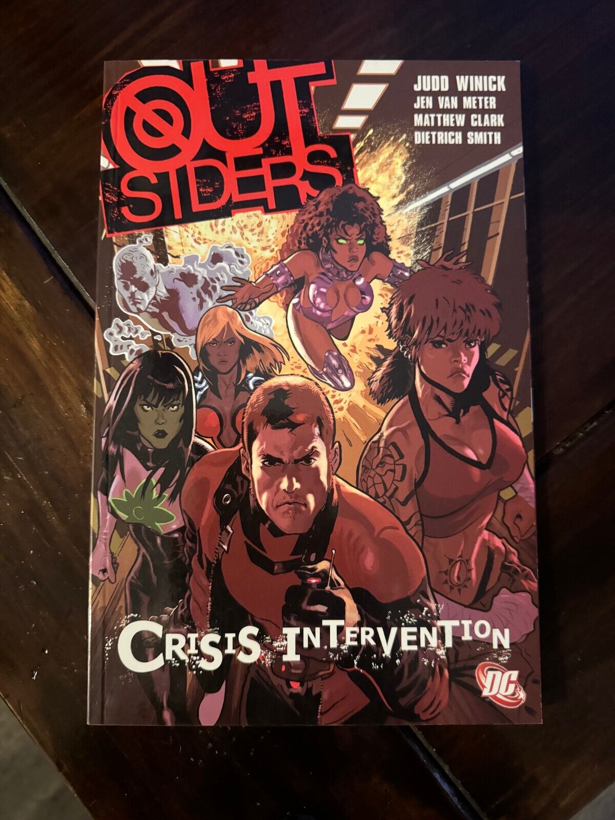 Outsiders: Crisis Intervention: TPB: 2006: First Printing