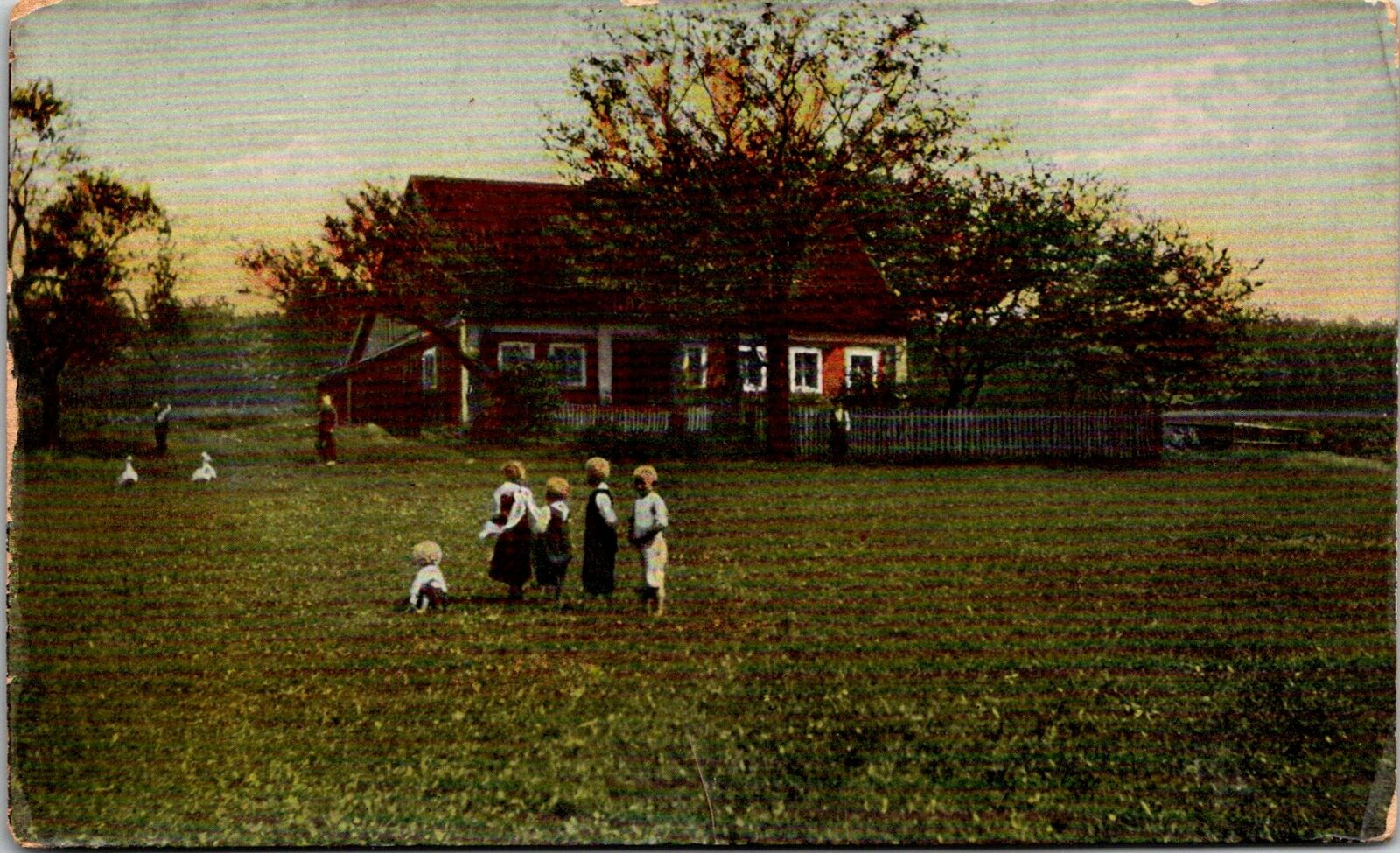 VINTAGE POSTCARD CHILDREN LARGE LAWN VIEW MAILED EDINBURGH 1913 MADE IN GERMANY