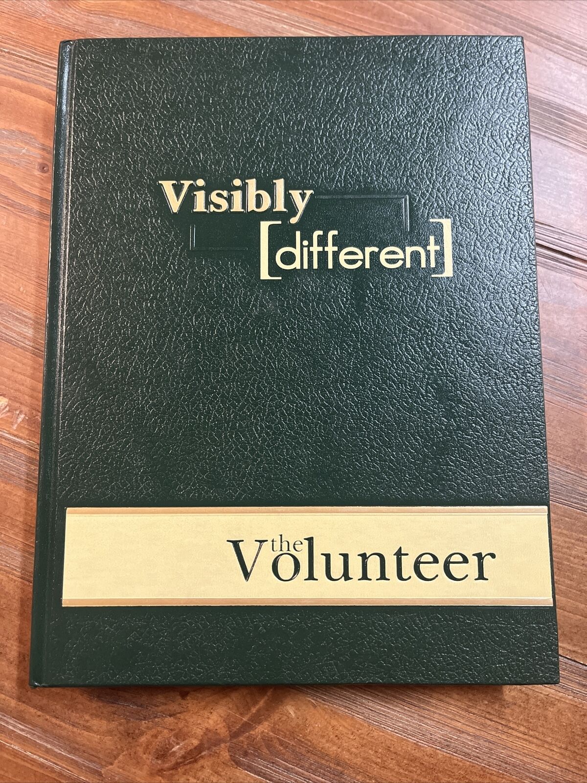 2005 University Of TennesseeYearbook Visibly Different Volunteers Knoxville